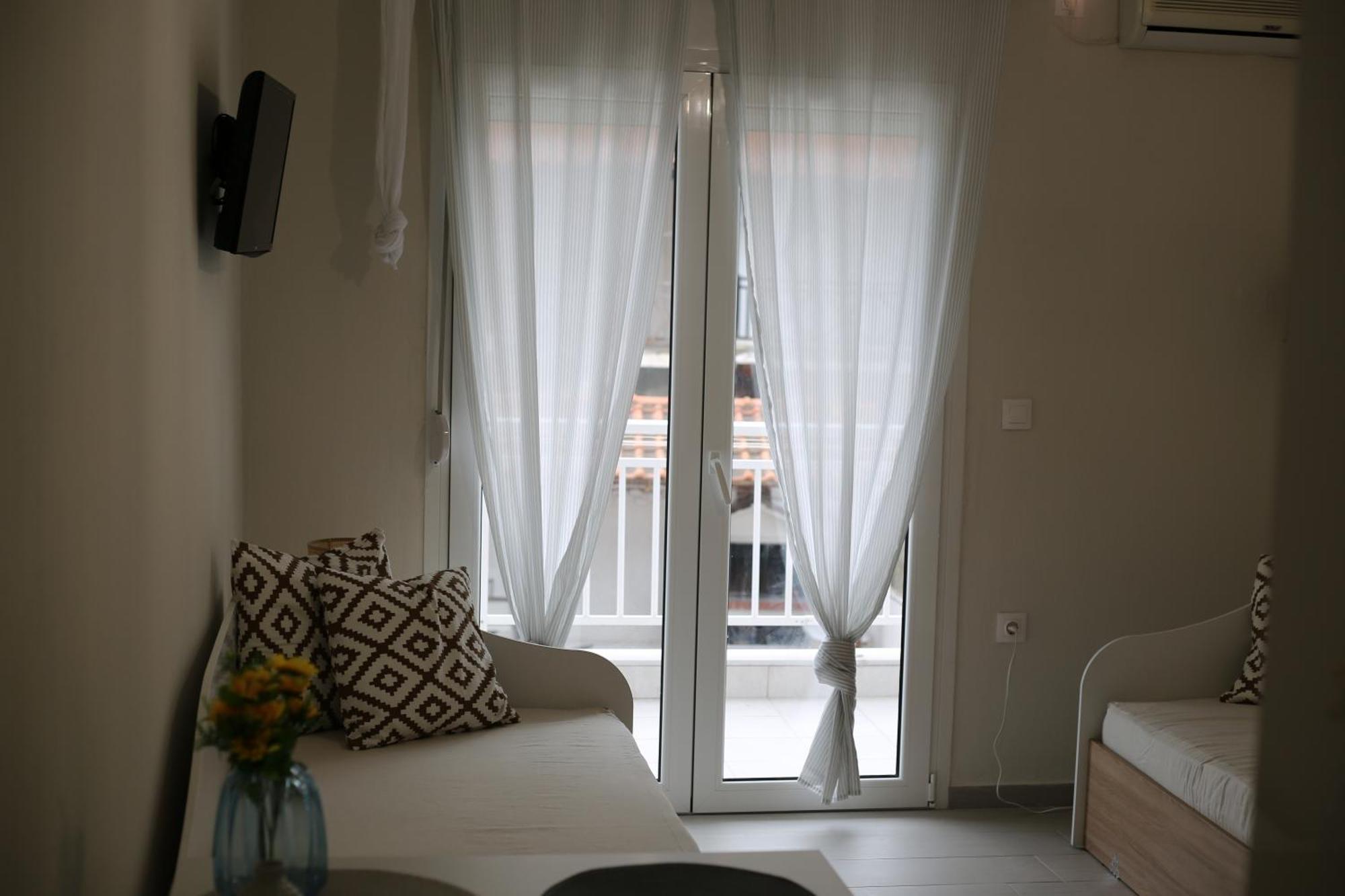 Our Home-Fully Renovated Apartments And Studios By The Sea Nikiti  Eksteriør billede