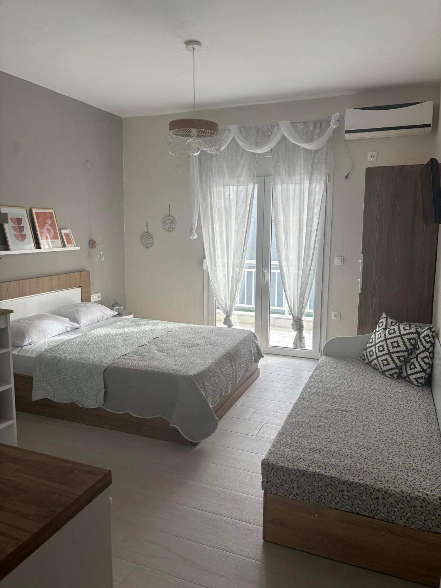 Our Home-Fully Renovated Apartments And Studios By The Sea Nikiti  Eksteriør billede
